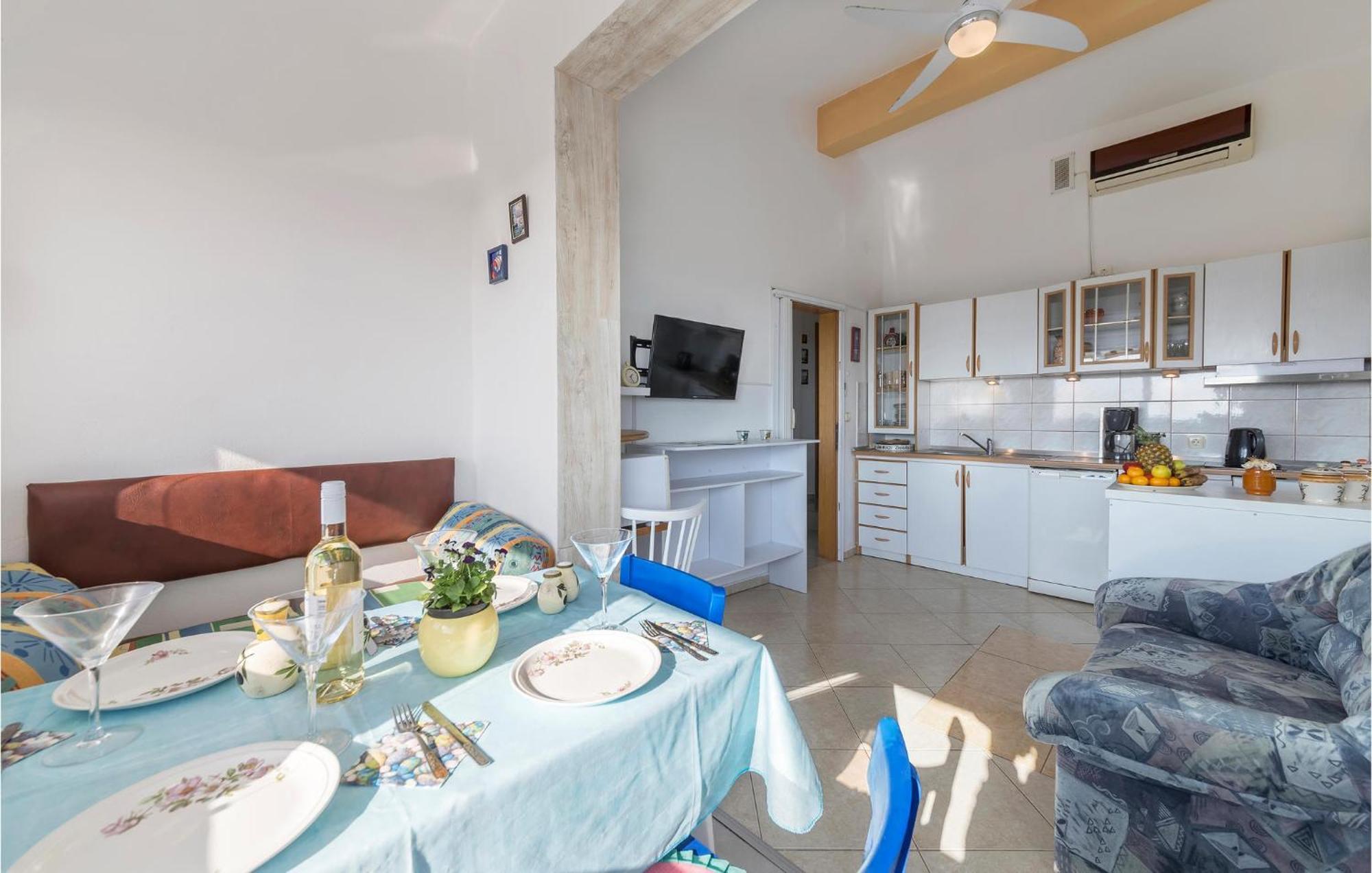 Beautiful Apartment In Barbariga With Kitchen Exterior photo